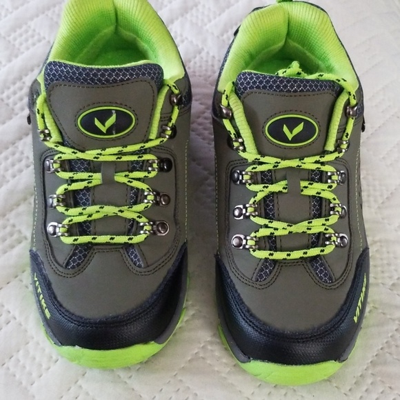 kids waterproof sneakers